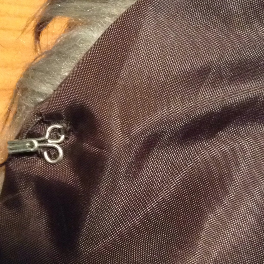 Furry vest - Picture 3 of 5